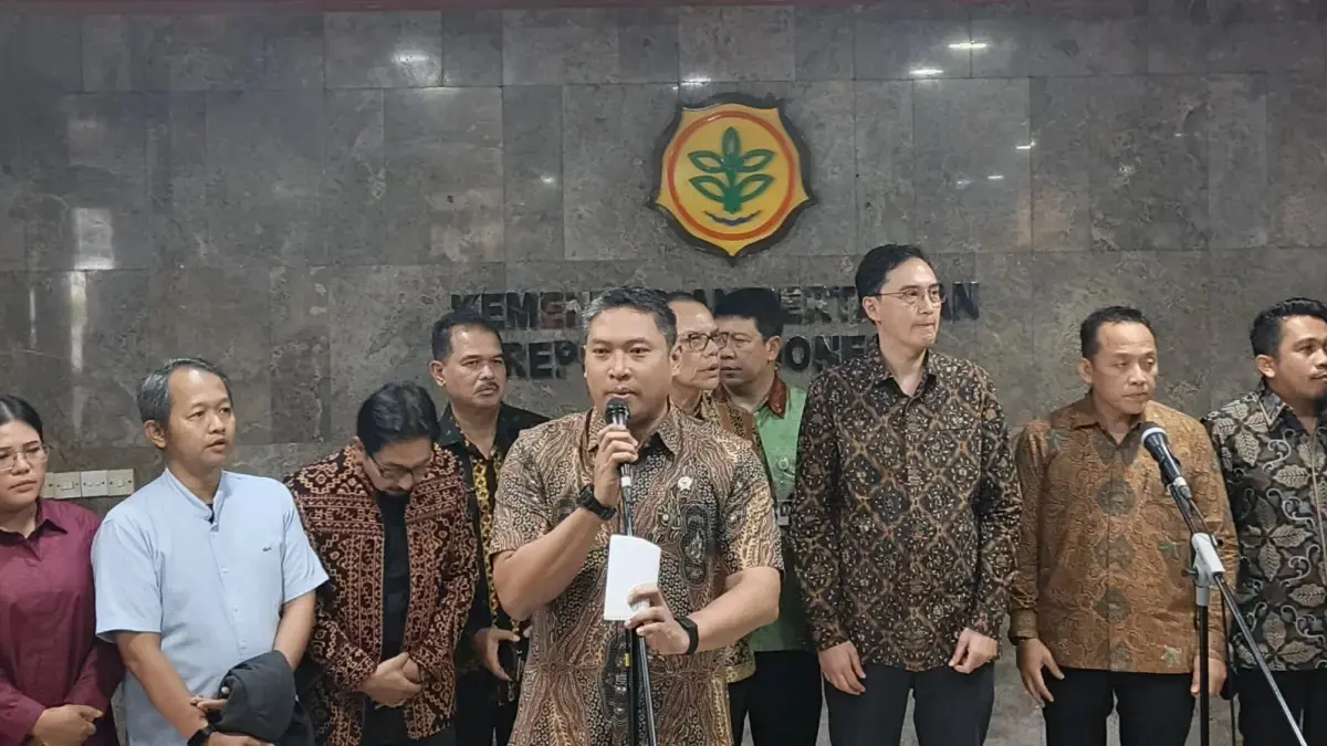 Wantan Sudaryono usai rapat bersama sejumlah pengusaha eksportir dan asosiasi petani kelapa sawit di Kementan. (Dimas Choirul/Jawapos.com)