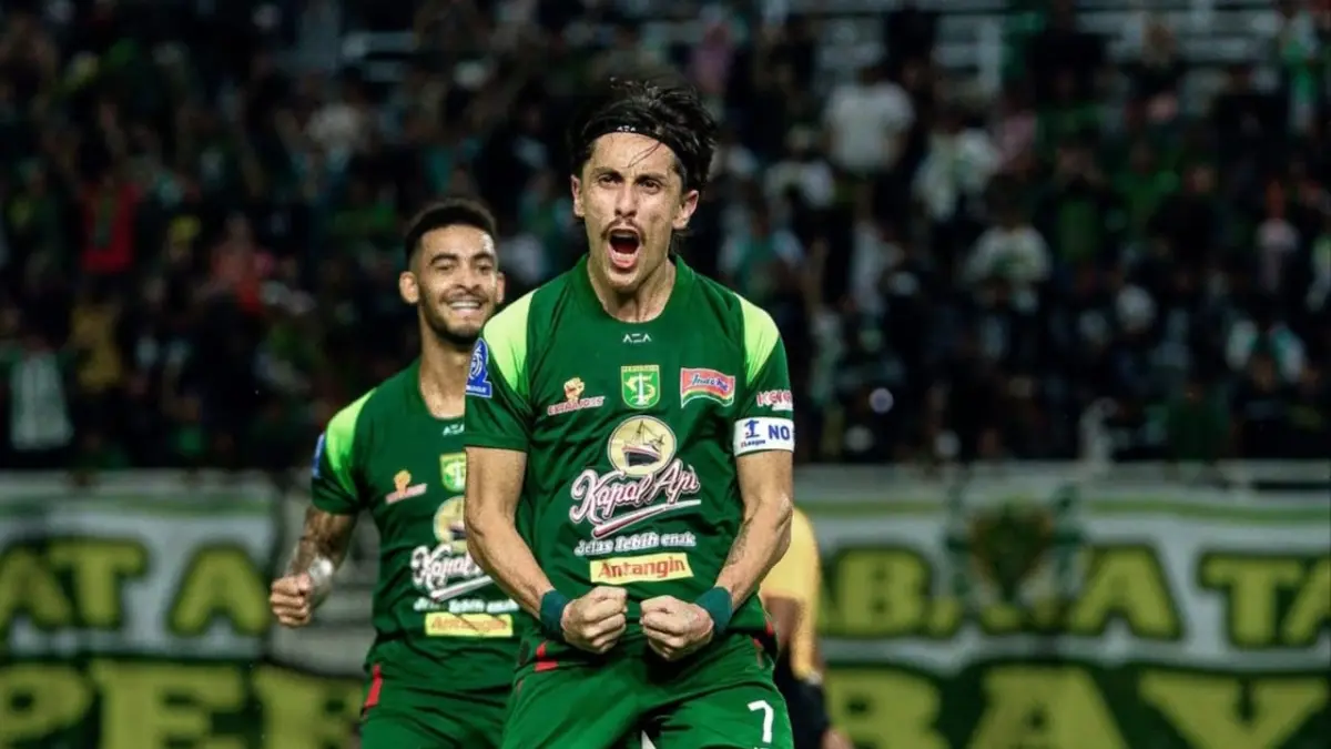 Pemain Persebaya, Fransisco Rivera dan Jefferson Silva. (Instagram/officialpersebaya)