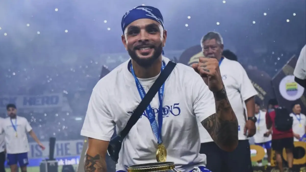 Pemain Persib, Layvin Kurzawa, resmi berpamitan melalui akun Instagram pribadinya. (Instagram/kurzawa)