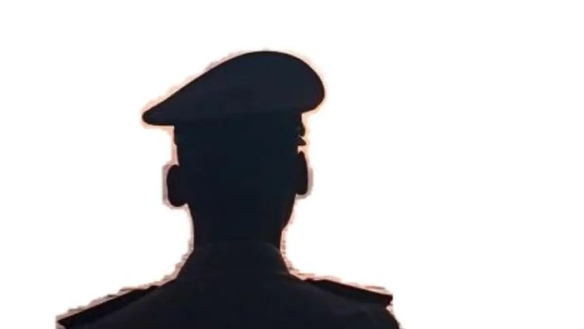 Seorang polisi kembali bertugas usai penjara empat tahun. (pinterest.com)