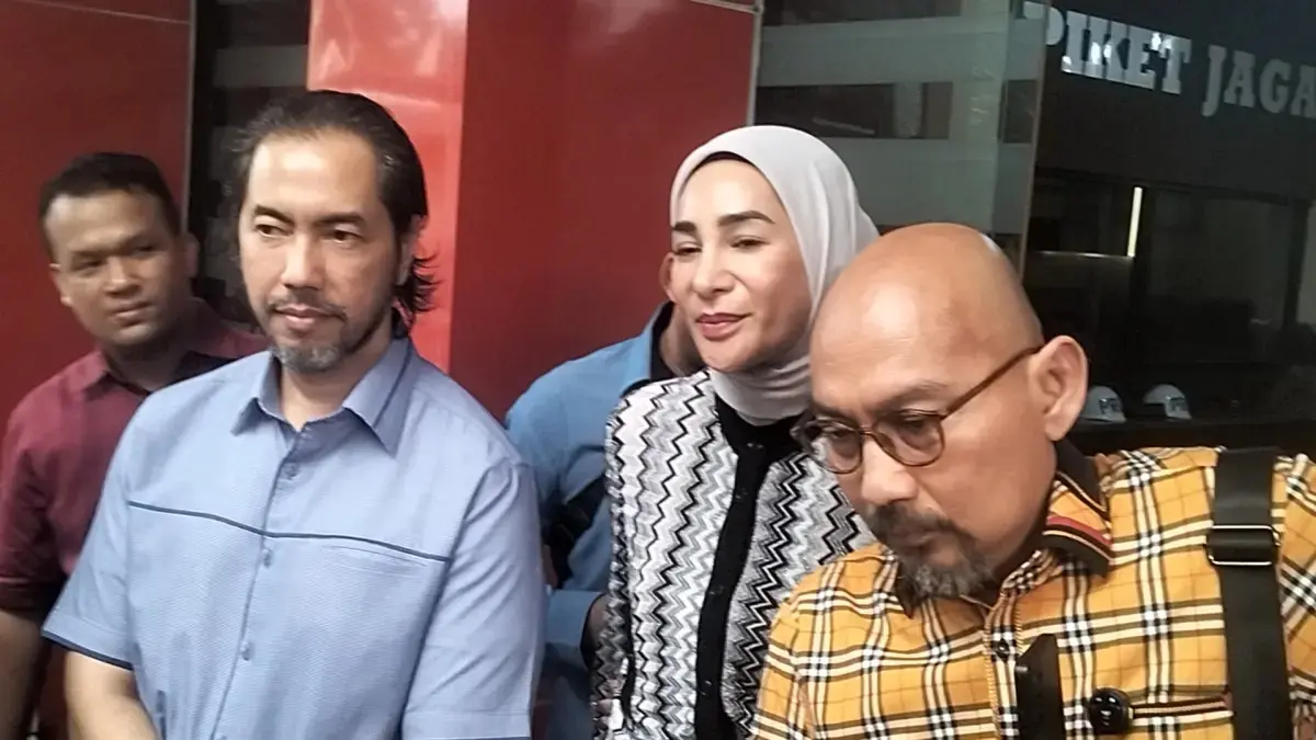 Rien Wartia Trigina alias Erin melaporkan mantan ART Herawati ke Polres Metro Jakarta Selatan. (Abdul Rahman/JawaPos.com)