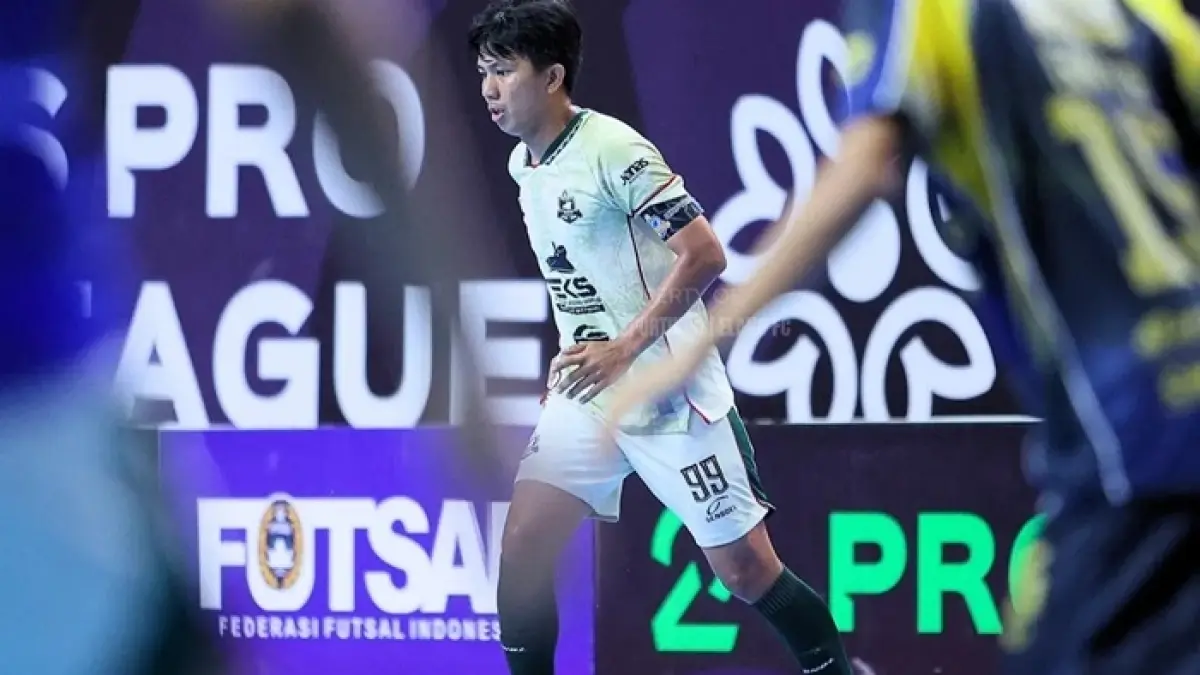Aksi pemain Elano FC Tuban ketika melakoni pertandingan terakhir di PFL 2 menjamu Hampton FC Surabaya di GOR Bung Karno Sukoharjo, Jumat (5/6). (ELANO FC UNTUK RADAR TUBAN)