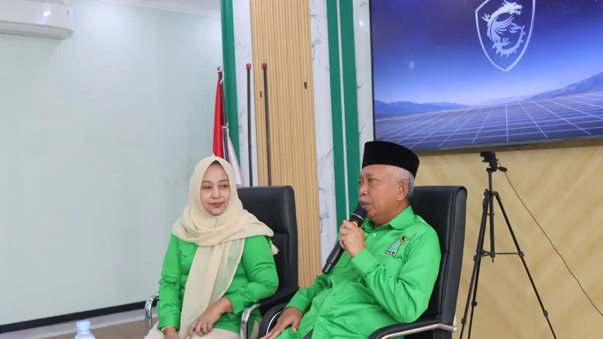 Khozanah Hidayati menyampaikan sambutan setelah dirinya ditunjuk oleh DPP untuk memimpin PKB Tuban. (M. MAHFUDZ MUNTAHA/RADAR TUBAN)