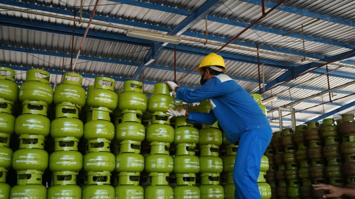 Pertamina laksanakan build up stock BBM dan kucurkan 922 ribu tabung gas tambahan