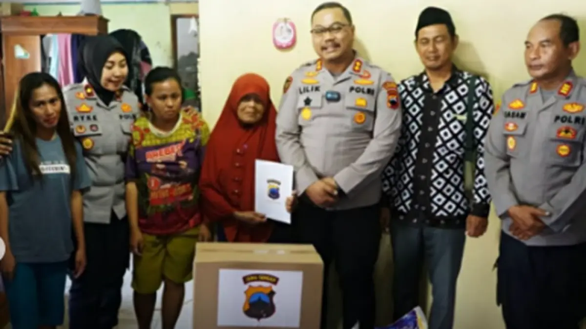 Kisah haru Kusmiah, juru parkir yang membantu menggagalkan pencurian dan mendapat hadiah umrah dari pemilik uang. (POLERS BREBES)