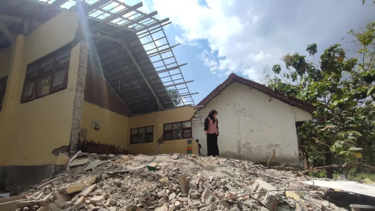 Maraknya kerusakan bangunan sekolah di Tuban membuat DPRD meminta evaluasi menyeluruh terhadap sarana pendidikan. (ANDREYAN/RADAR TUBAN)