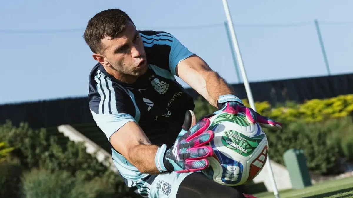 Juventus semakin dekat mendapatkan Emiliano Martinez. (instagram.com/emi_martinez26)