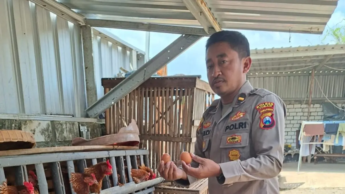 Kisah inspiratif Ipda Moch. Rudi, Wakapolsek Semanding yang pernah berjualan koran hingga mendirikan sekolah gratis bagi anak duafa. (YUDHA SATRIA ADITAMA/RADAR TUBAN)