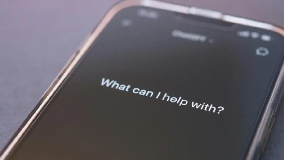 Kehadiran AI seperti ChatGPT mengubah cara siswa mengerjakan tugas. (Tim Witzdam on Unsplash)