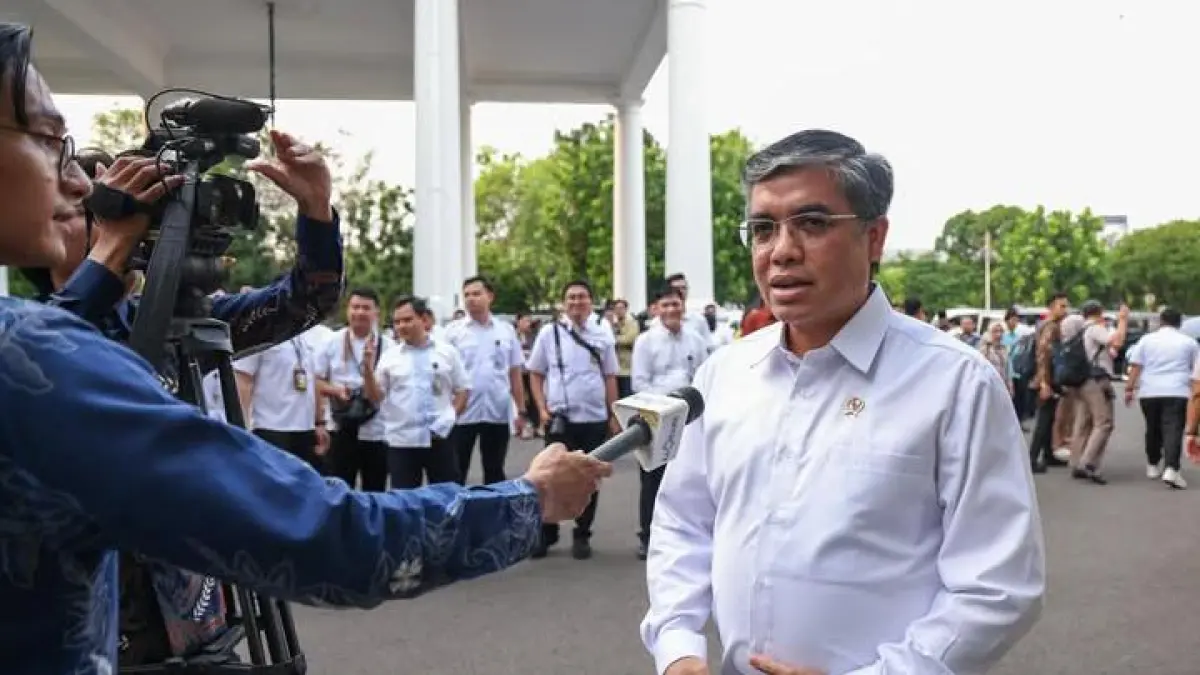 Menaker Yassierli saat melaporkan kepada presiden prabowo, terkait perkembangan progam pemagangan. (Instagram/yassierli)