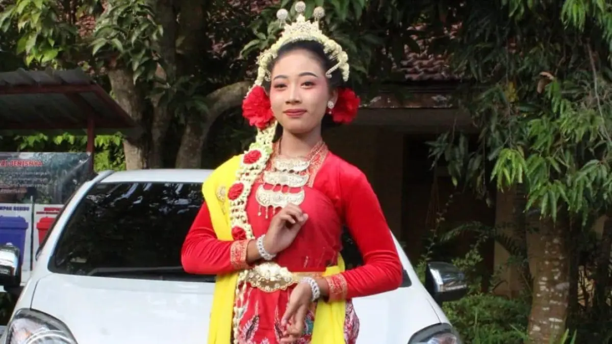 Mulai dari Tari Gambyong hingga Gandrung, remaja berusia 16 tahun asal Tuban ini bagikan tips bikin konten tari tradisional yang estetik. (Winda Amellia Untuk Radar Tuban)