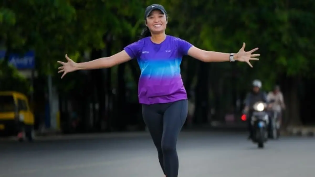 Reza Abrillian Firdaus (paling kiri) bersama para anggota komunitas running ketika mengikuti sebuah event lari.&nbsp; (Reza Abrillian Firdaus for Radar Tuban)