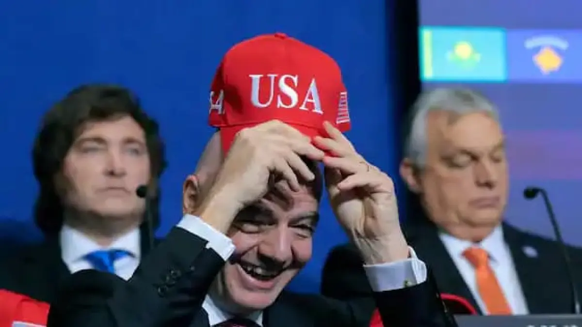 Gianni Infantino dicap sebagai pemimpin transaksional usai sejumlah kontroversi termasuk pencabutan hukuman kartu merah pemain AS. (independent)