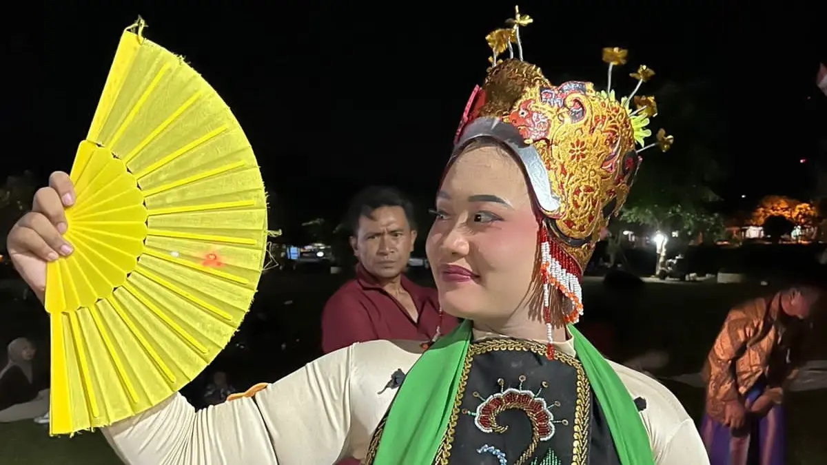 Kuasai tari gambyong hingga genjring party, siswi SMKN Jatirogo Firly Amalia Nesha sebut tari tradisional sarat akan nilai filosofi. (Firly Amalia Nesha untuk Radar Tuban)