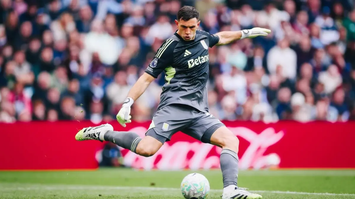 Aston Villa siap melepas Emiliano Martinez dengan harga lebih rendah. (instagram.com/emi_martinez26)