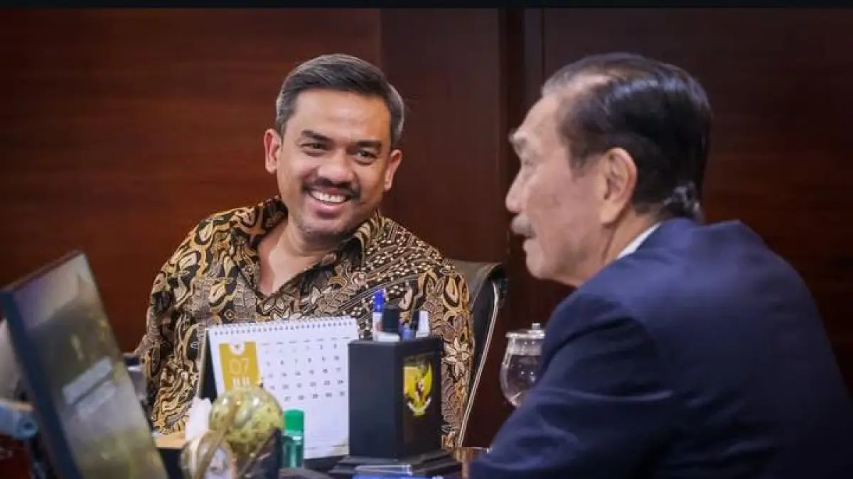 Menteri UMKM, Maman bersama dengan Luhut Binsar Padjaitan. (Instagram @maman.abdurahman.st)
