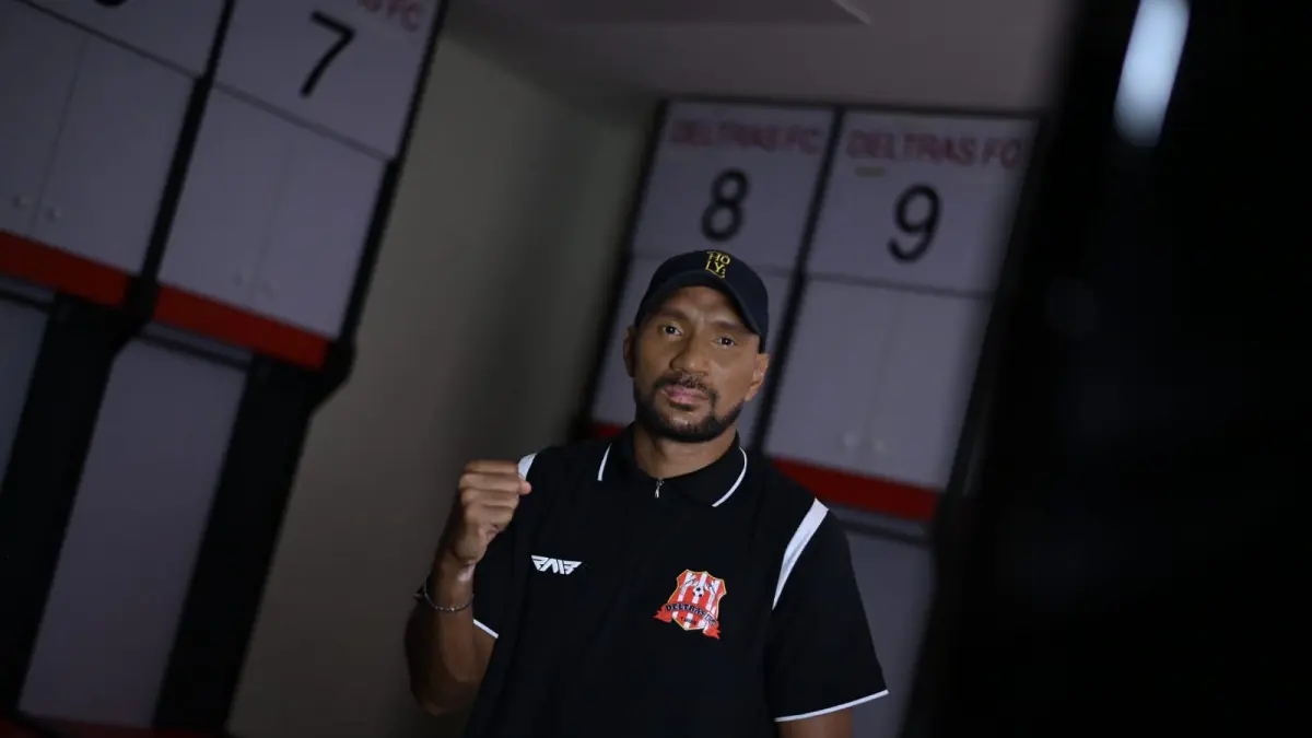 Leonard Tupamahu resmi ditunjuk jadi pelatih kepala Deltras FC Sidoarjo musim 2026/2027, Coach Leo siap usung filosofi sepak bola modern. (Deltras FC untuk Radar Tuban)
