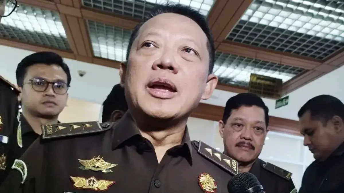 Pengamat meminta Kejagung segera memeriksa dan menahan Febrie Adriansyah. (Jawapos.com)