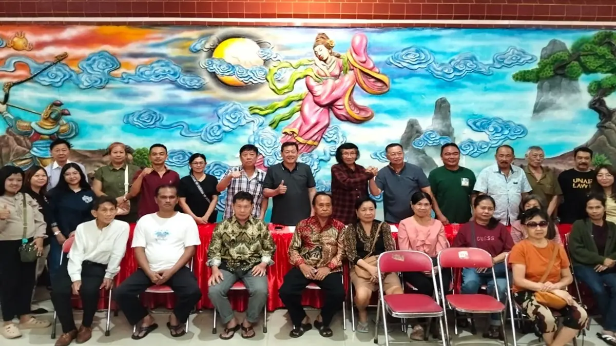 Seluruh tokoh TITD Kwan Sing Bio Tuban sepakat damai setelah menggelar pertemuan di kelenteng setempat pada Kamis (16/7) malam. (ISTIMEWA)