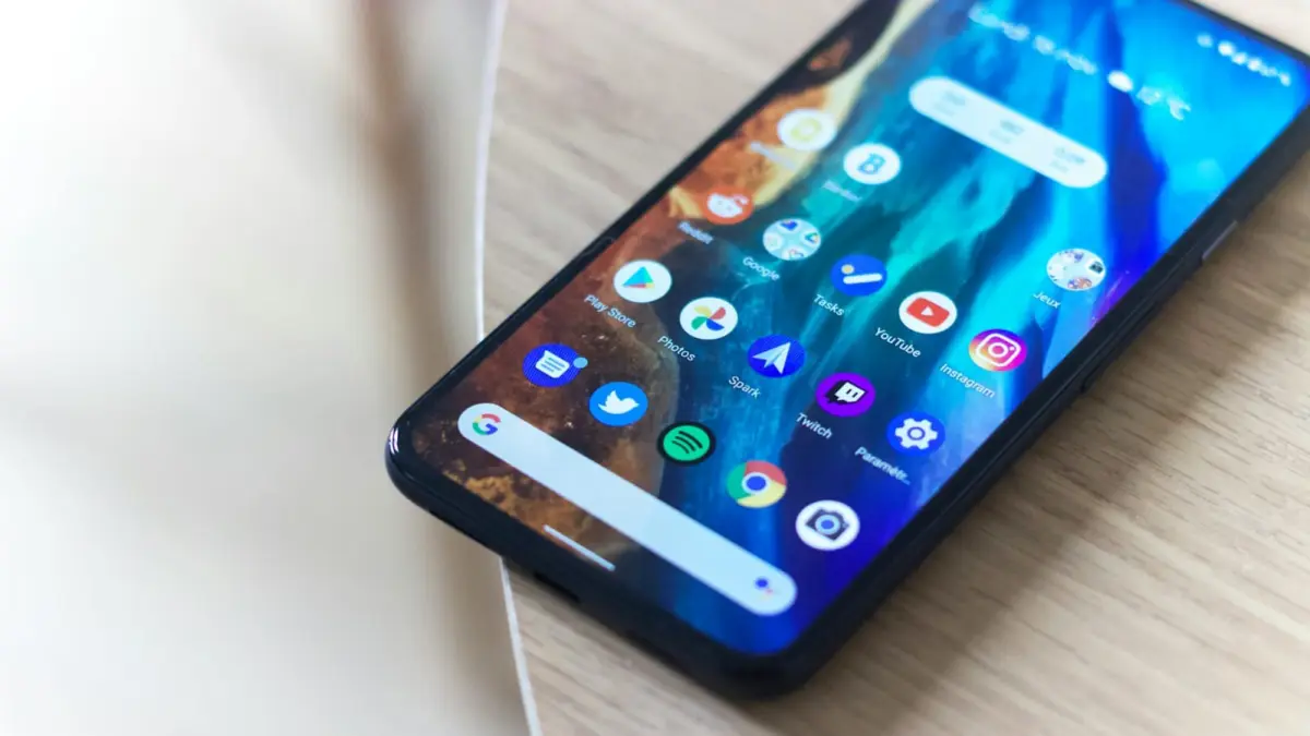 Otoritas Uni Eropa pakda Google untuk buka Android dan data penelusuran. (Adrien/Unsplash)