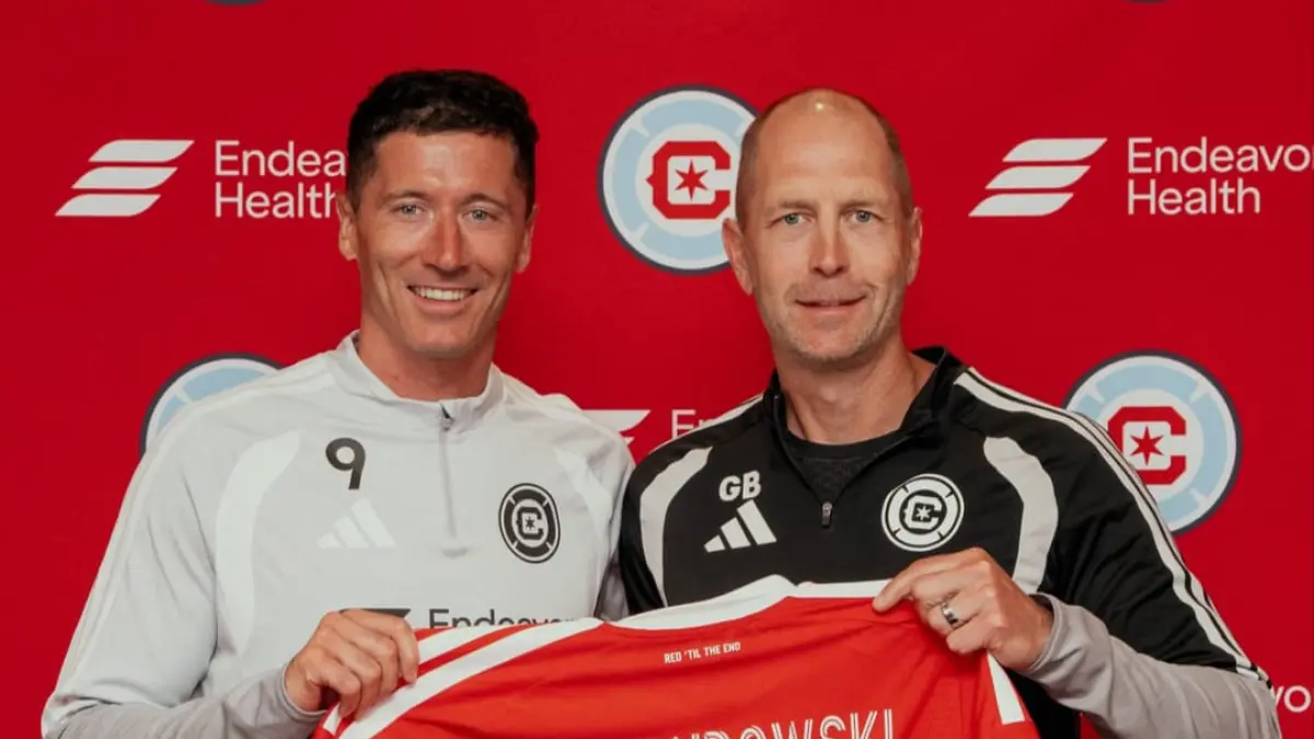 Robert Lewandowski saat resmi diperkenalkan sebagai rekrutan baru Chicago Fire. ( Instagram/_rl9)