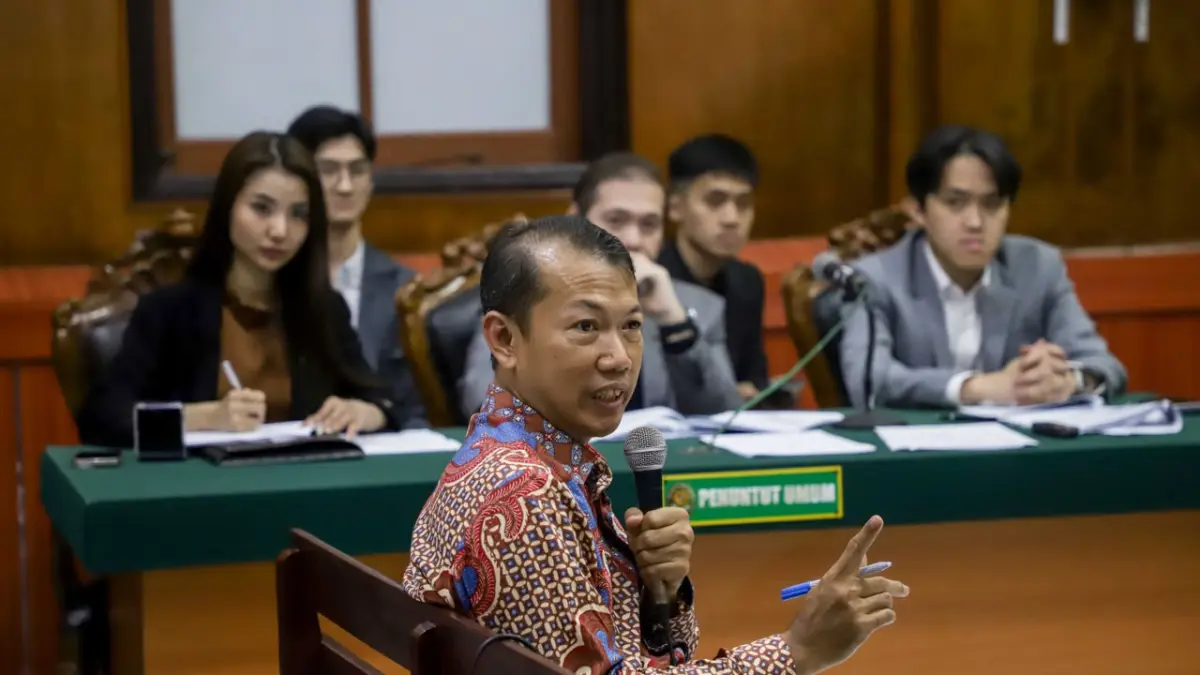 Fakta sidang PN Surabaya: Laporan AUP dan opini WDP audit perkuat dugaan fraud transaksi tanah kawasan industri Jombang oleh mantan direktur. (Jawa Pos)