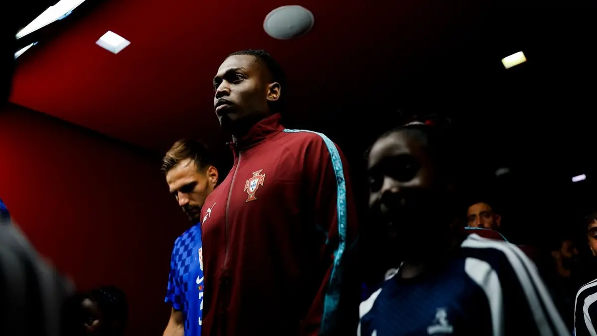 Fenerbahce serius mengejar Rafael Leao dengan kontrak jangka panjang. (instagram.com/iamrafaeleao93)