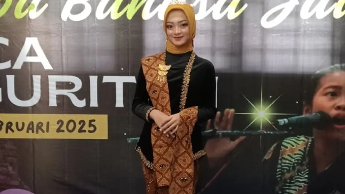 Mengenal Sabilla Ayu Oktaviani, remaja asal Montong Tuban yang temukan kekuatan magis puisi sebagai penawar sepi dan sarana jujur pada diri. (Sabilla Ayu Oktaviani untuk Radar Tuban)
&nbsp;