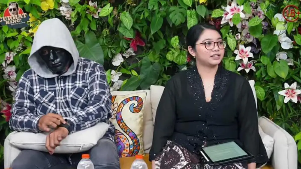 Narasumber Wahyu Handayani Anak Juru Kunci, dan Doni, Asisten Artis yang pernah mengantarkan ke Gunung Kawi untuk persugihan. (Tangkapan Layar YouTube/@CURHAT BANG Denny Sumargo)