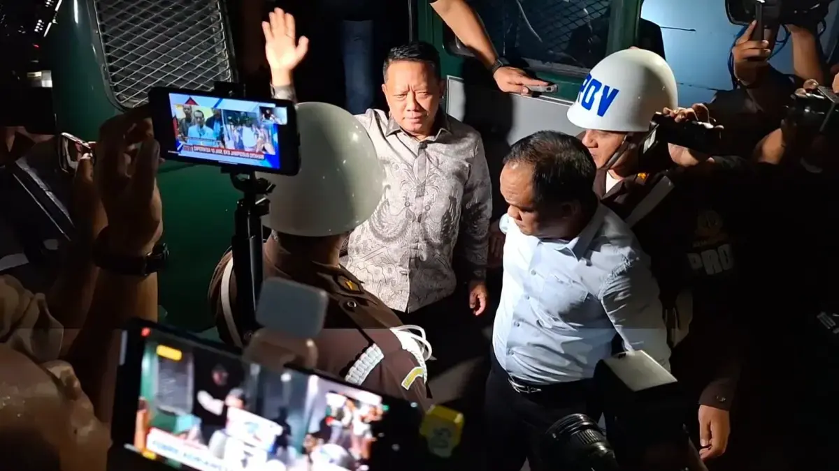 Kejagung menyebut Febrie Adriansyah tidak sempat mengenakan rompi tahanan. (Jawapos.com)