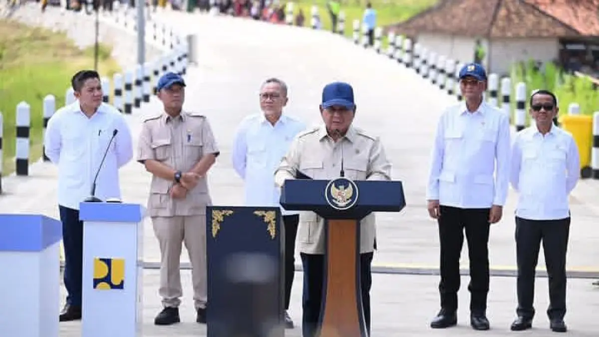 Presiden saat meresmikan ruas jalan sepanjang 1.151 Km yg tersebar di 37 Provinsi. ( Instagram @prabowo)
