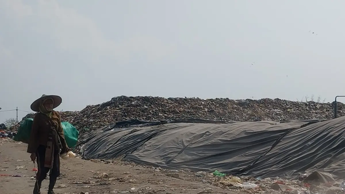 Proyek TPST Gunung Panggung senilai Rp 180,5 miliar belum jelas. DLHP Tuban sebut masih menunggu surat resmi dari Kementerian PU terkait penandatanganan kontrak. (Radar Tuban)