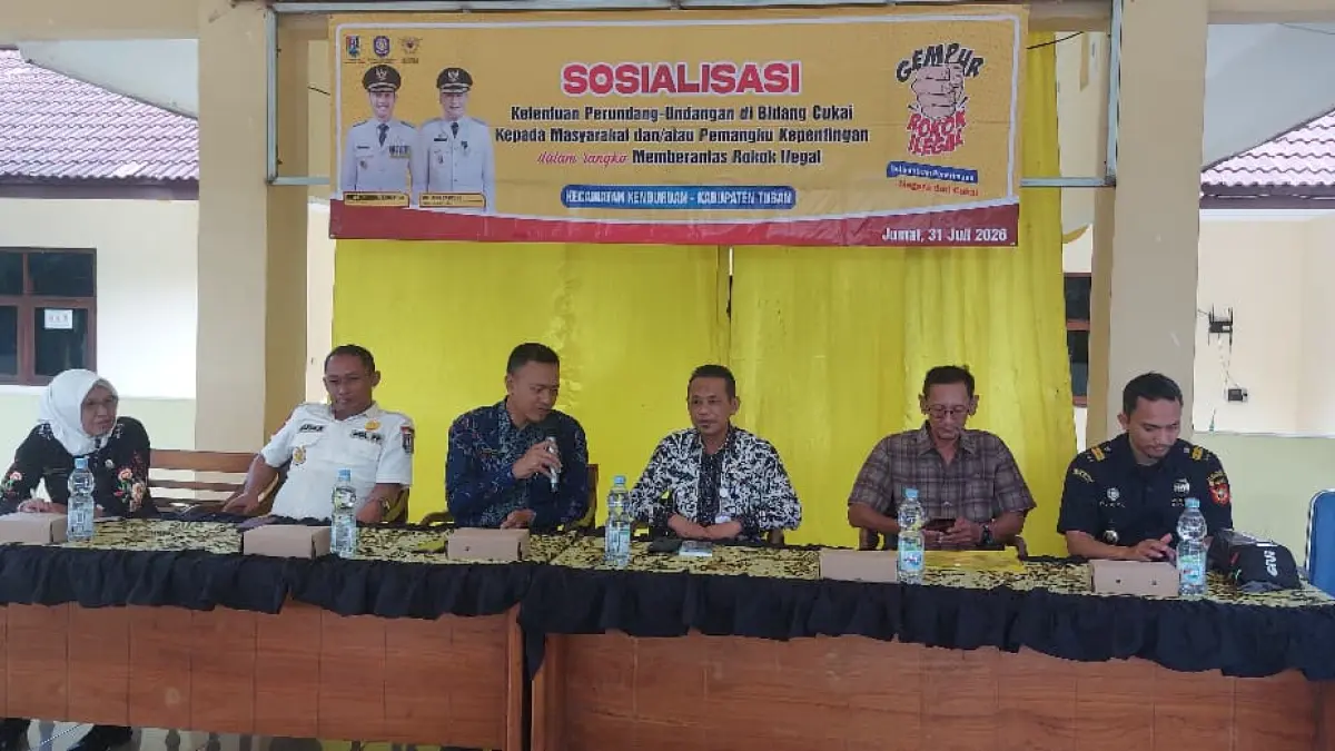 Sosialisasi Perundang-undangan di Bidang Cukai untuk gempur rokok ilegal yang dilaksanakan di Pendopo Kecamatan Kenduruan, Jumat (31/7). (RADAR TUBAN)