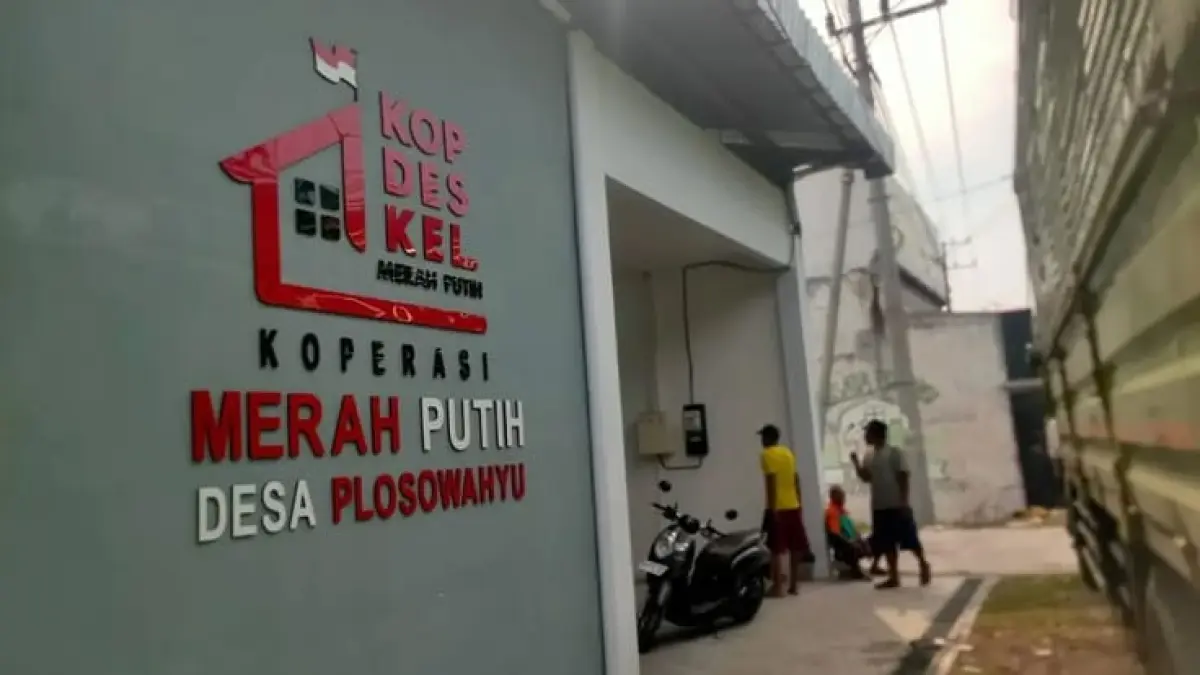 Gedung dan gerai Koperasi Desa Merah Putih yang disiapkan sebagai pusat aktivitas ekonomi warga desa. (Jawapos.com)