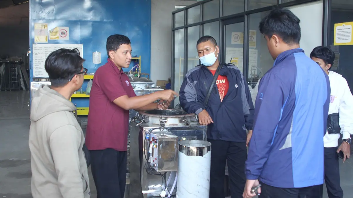 UISI menghadirkan teknologi retort bagi RNB Farm untuk memperpanjang masa simpan produk olahan susu dan daging kambing.