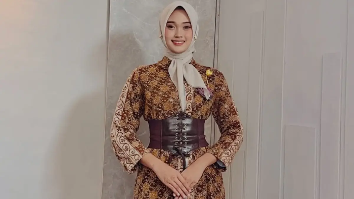 Dari latihan ekspresi di depan cermin hingga datang lebih awal, begini cara Zahra Bilqiis menjaga profesionalitas di dunia modeling. (Zahra Bilqiis Untuk Radar Tuban)