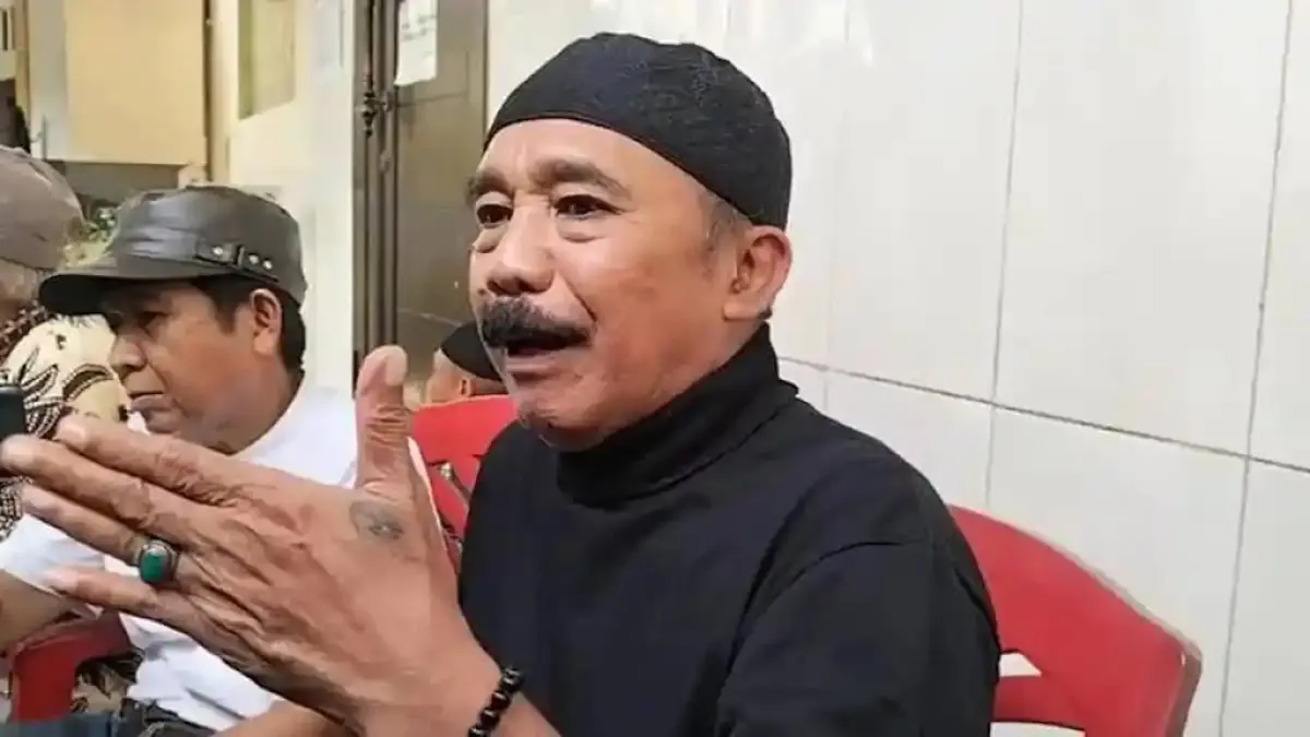 Opie Kumis melayat di kediaman seniman Diding Boneng. (Istimewa)