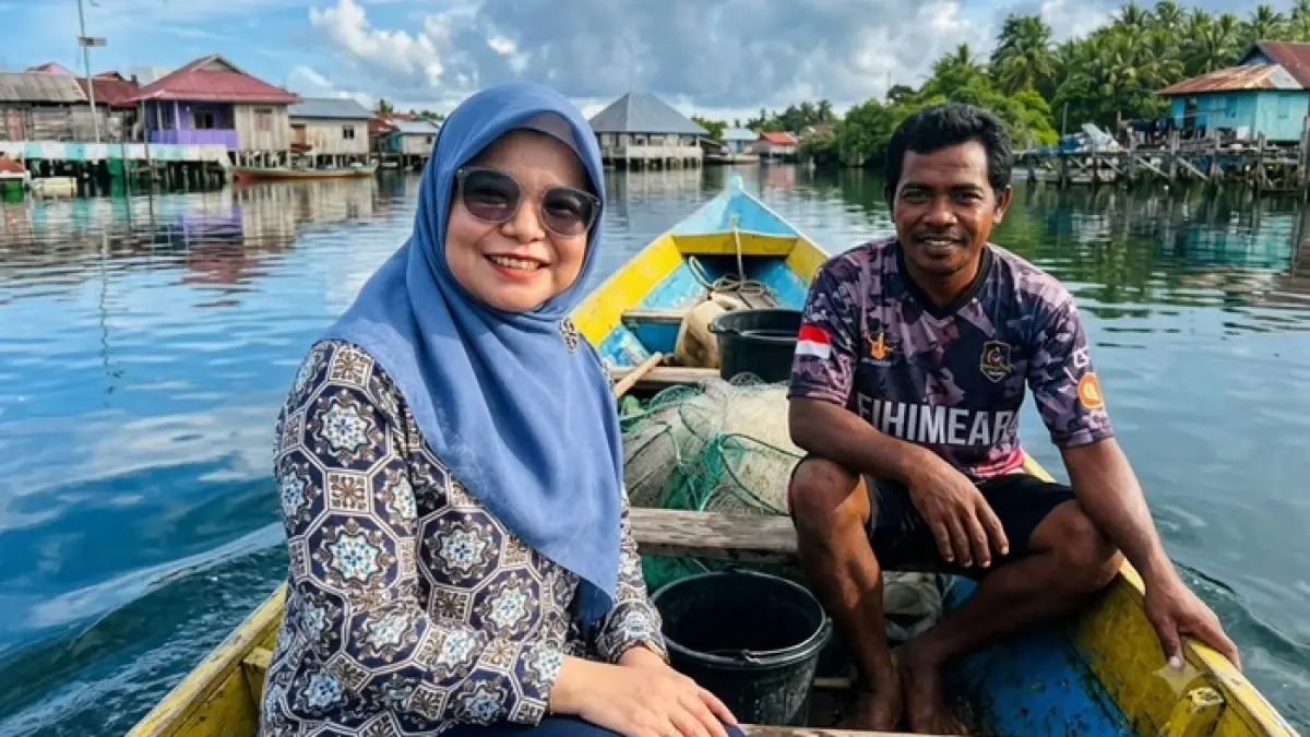 Mengenal Wa Ode Sitti Rahmatiah, Mantri BRI Unit Wangi-Wangi yang gigih melayani sembilan desa kepulauan di Wakatobi demi ekonomi masyarakat. (BRI)