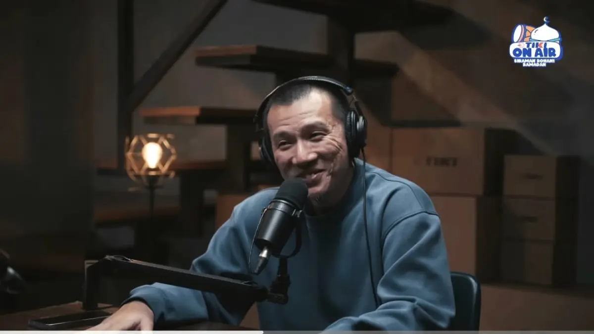 Ustaz Felix Siauw memberikan tanggapan di podcast Tiki On Air. (Tangkapan layar youtube Felix Siauw)
