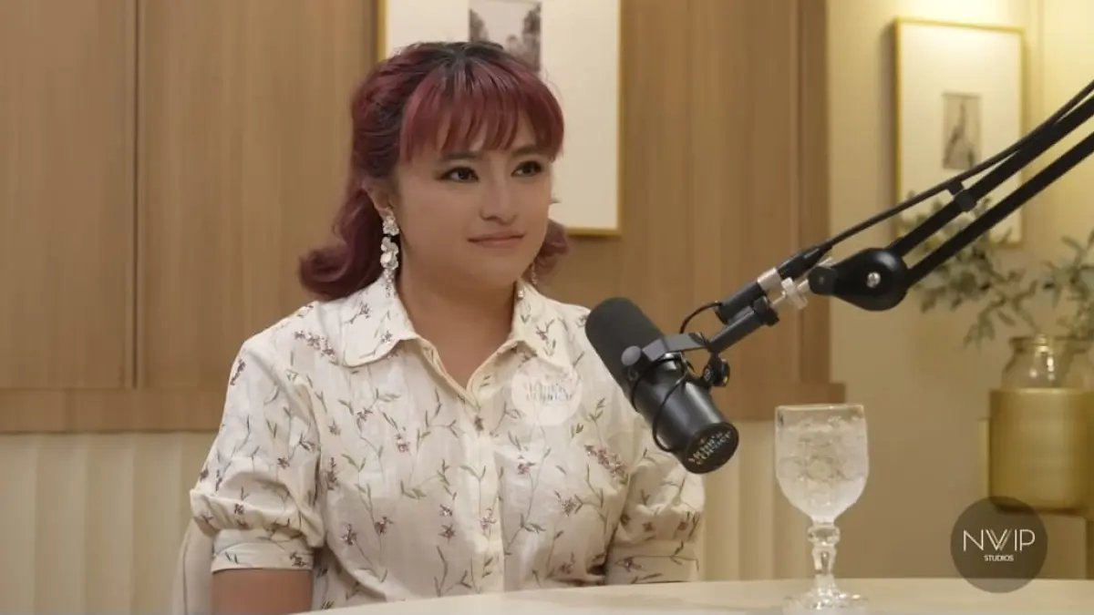 Marshanda saat berbincang dalam program Moms Corner di kanal YouTube Nikita Willy Official. (Tangkapan layar YouTube Nikita Willy Official)