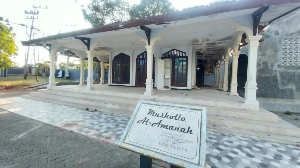 Musala DPRD Tuban yang kondisinya rusak sejak setahun terakhir dan tidak digunakan. (Radar Tuban)