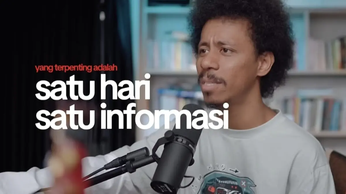 Raim Laode membagikan tips membaca buku. (Tangkapan layar youtube Raim Laode)