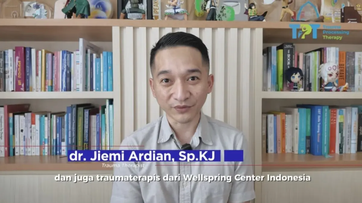 dr. Jiemi Ardian, Sp.KJ, yang membahas proses penyembuhan trauma dan rekonsolidasi memori. (Tangkapan layar Youtube dr. Jiemi Ardian)