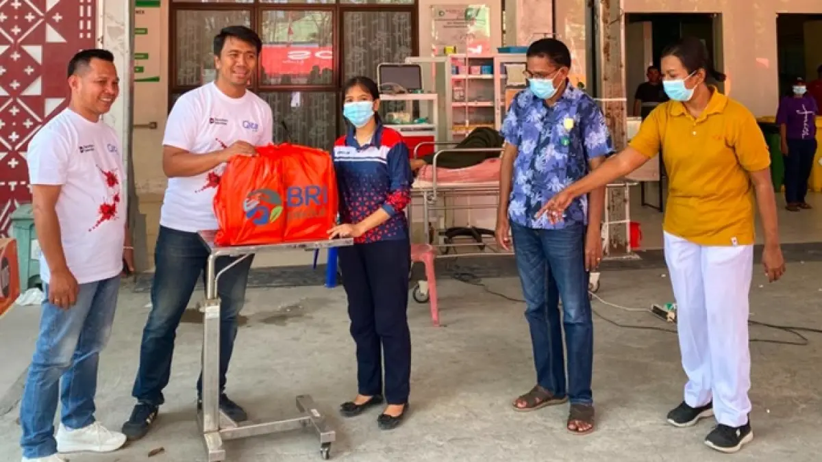 BRI Peduli menyalurkan bantuan bagi warga terdampak gempa M7,7 di Maumere dan Mbay, NTT, serta memastikan keselamatan pekerja dan nasabah. (BRI)