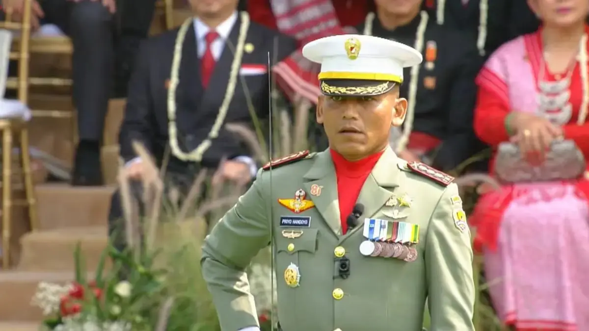 Dandim 0733/Semarang Kolonel Infanteri Priyo Handoyo saat memimpin Upacara Peringatan HUT ke-81 Kemerdekaan Indonesia. (Tangkapan layar youtube setpres)