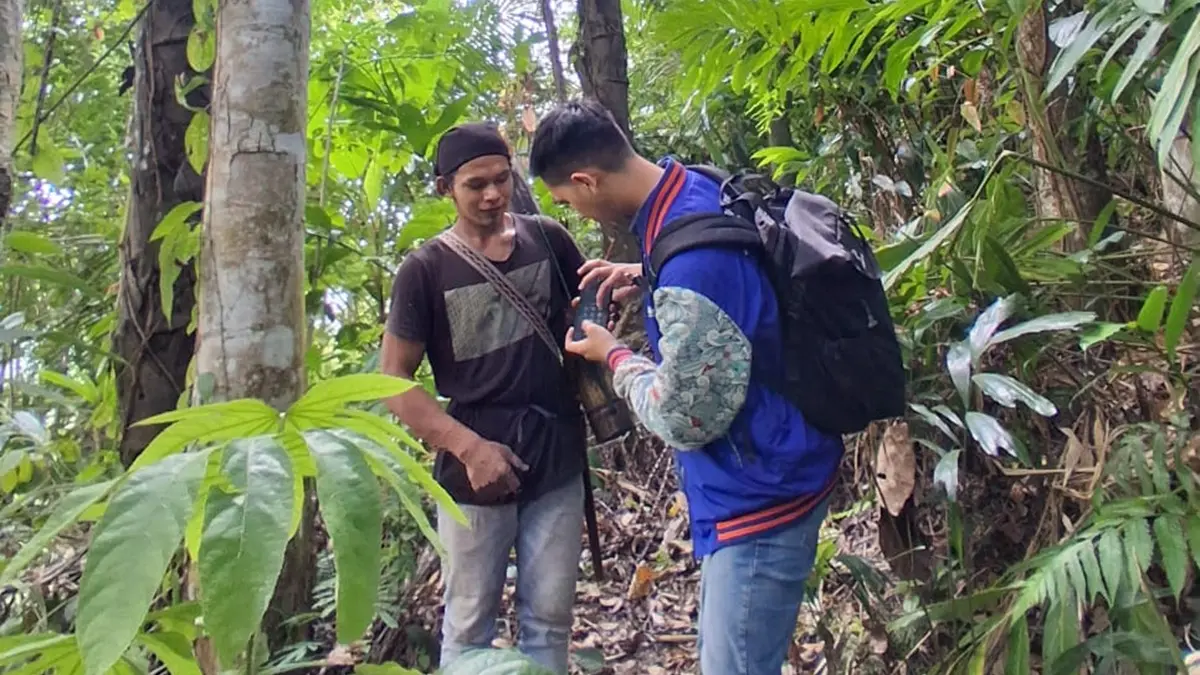 Mantri BRI Randy Wijaya tetap mendatangi nasabah untuk mendampingi usaha mereka. (Dok. BRI)