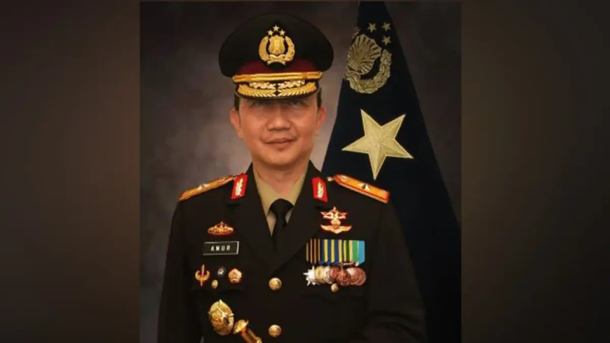 Mengenal sosok Irjen Pol Amur Chandra Juli Buana, lulusan Akpol 1990 yang meniti karier dari fungsi lalu lintas hingga memimpin Divhubinter Polri. (Istimewa)