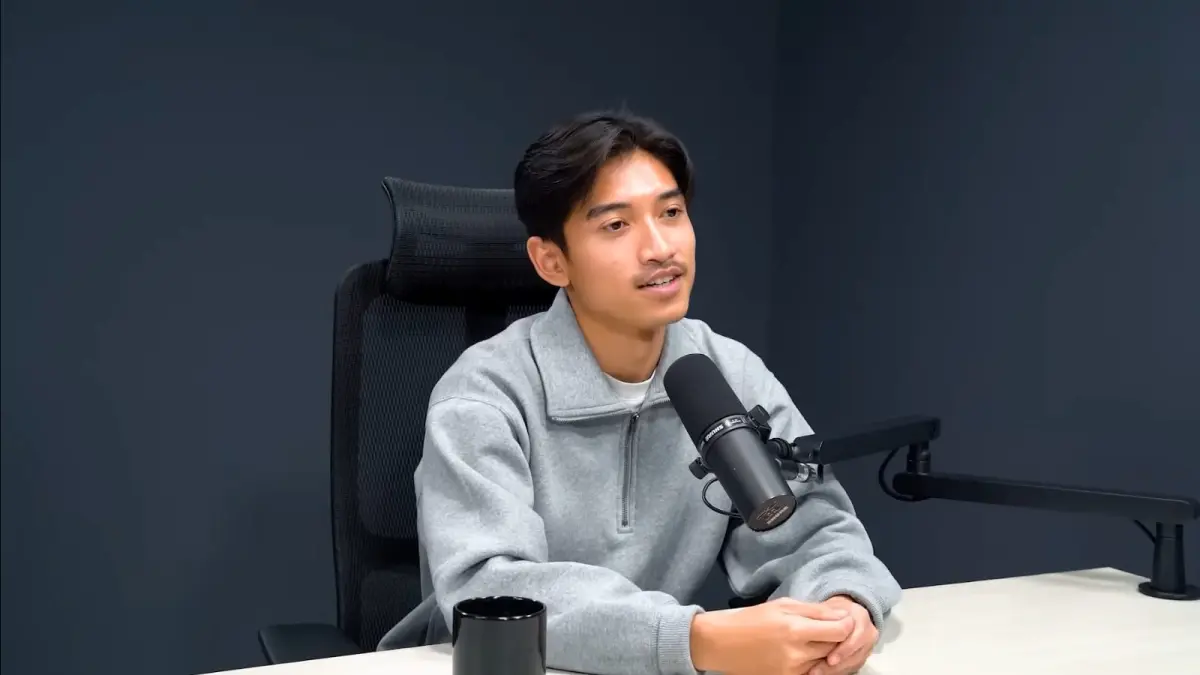 Evan Haidar, HR Specialist Tesla Berlin asal Indonesia. (Tangkapan layar youtube Raditya Dika)
