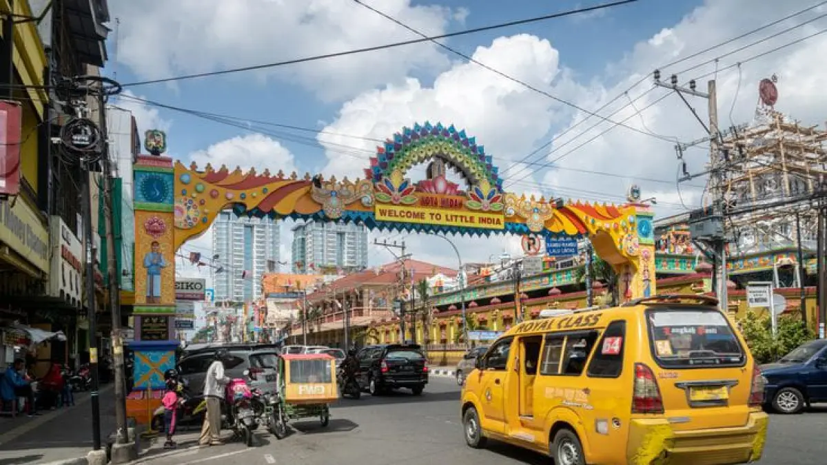 Gapura ikonik Welcome to Little India di kawasan Kampung Madras, Medan. (pinterest.com)