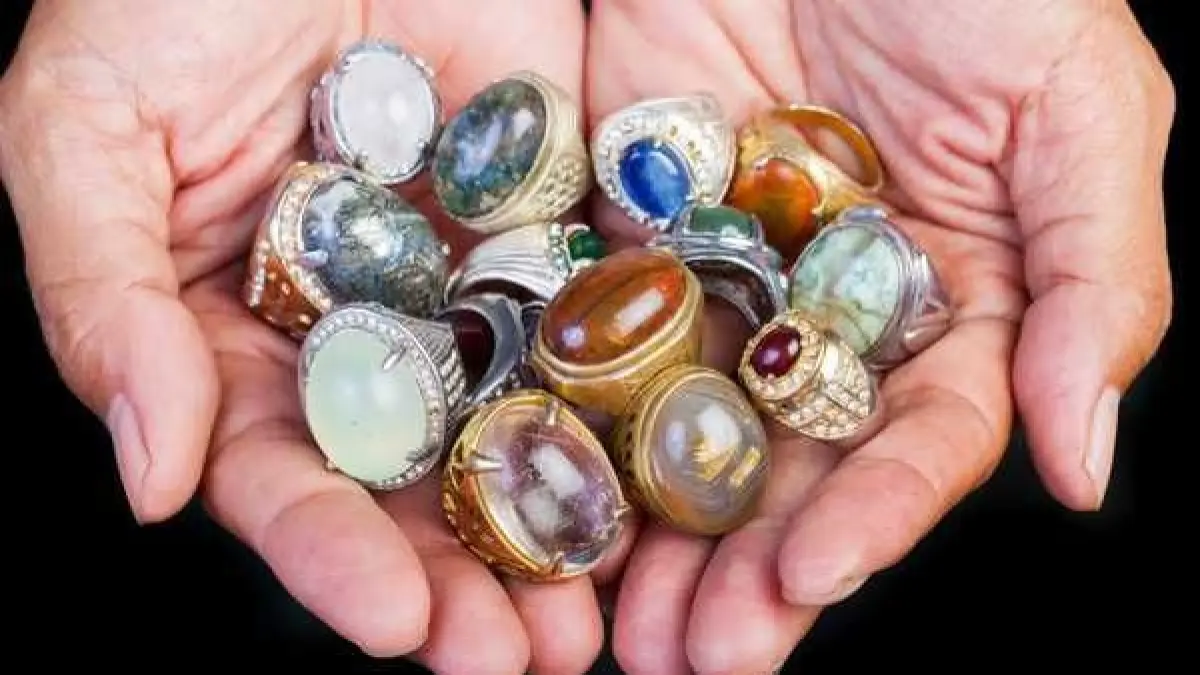 Koleksi cincin batu akik beragam warna dan jenis. (pinterest.com)